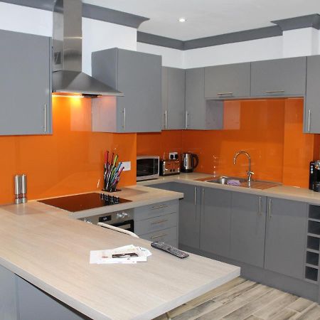 Townhouse Plus @ 282 Walthall Street كرو المظهر الخارجي الصورة